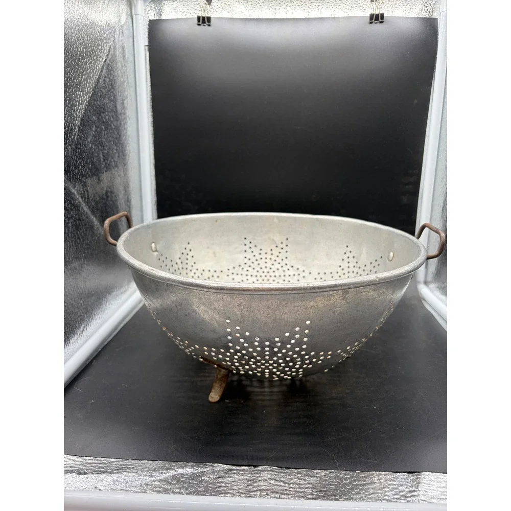 Unbranded vintage aluminum